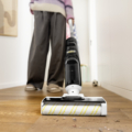 Das Bild zeigt das Produkt Kärcher Multi-surface roller FCV4.